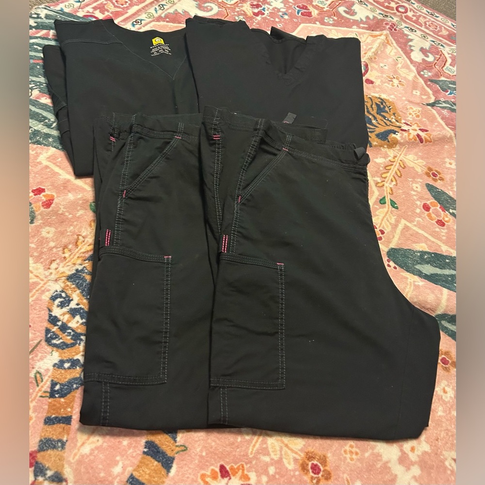 (2) EUC XL WonderWink Women’s Scrub Set(s)